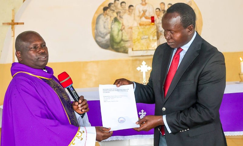 Ndaraweta Catholic Parish Priest with Kapsoit MCA Paul Chirchir. The priest has criticise President William  Ruto allies for not standing up for him and leaving him expose politically